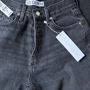 EB Denim 
UNRAVELED TWO JEAN in size 26
Color: Grade School